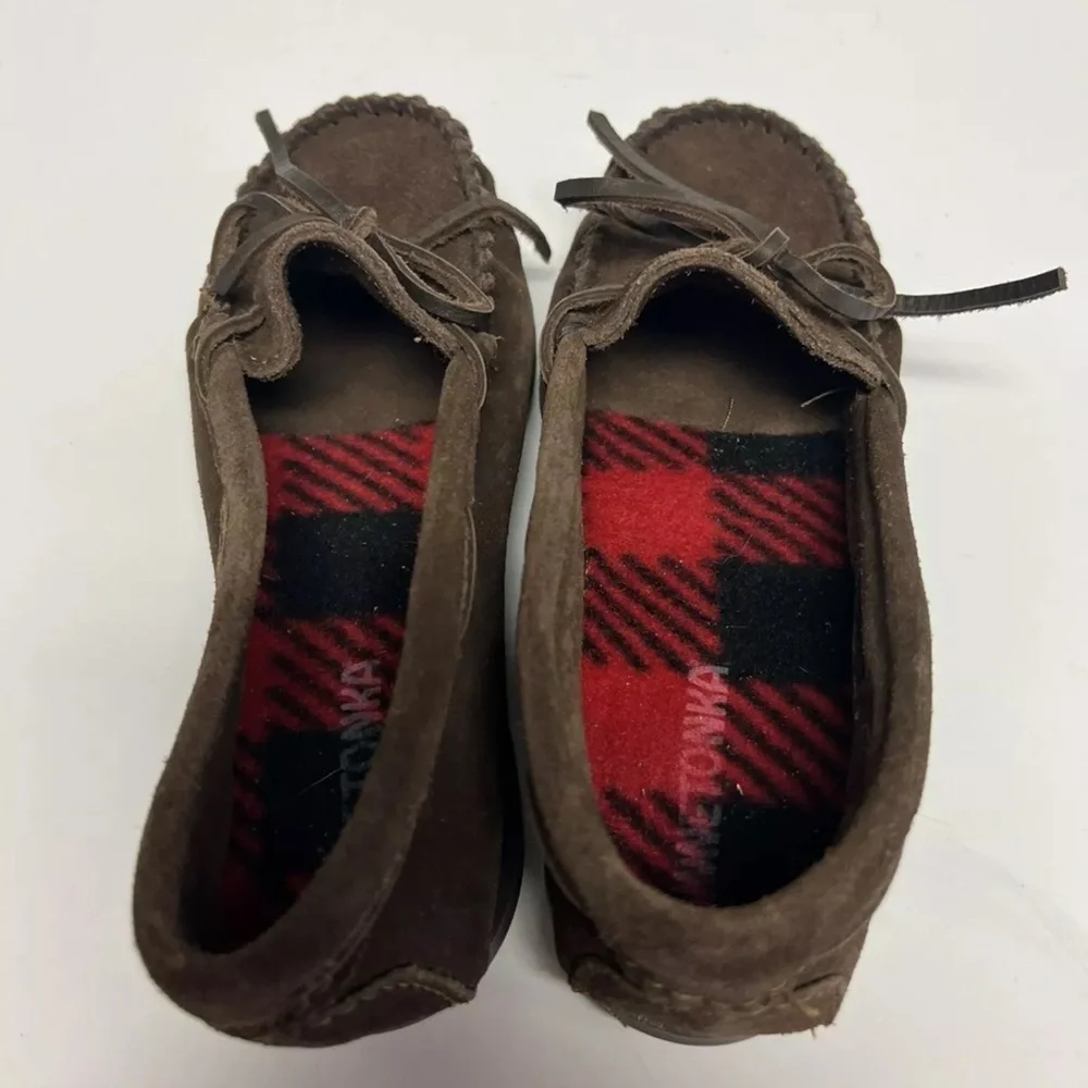 Minnetonka Youth Moccasins Brown Slip-On, Girls’ Size 2 M.